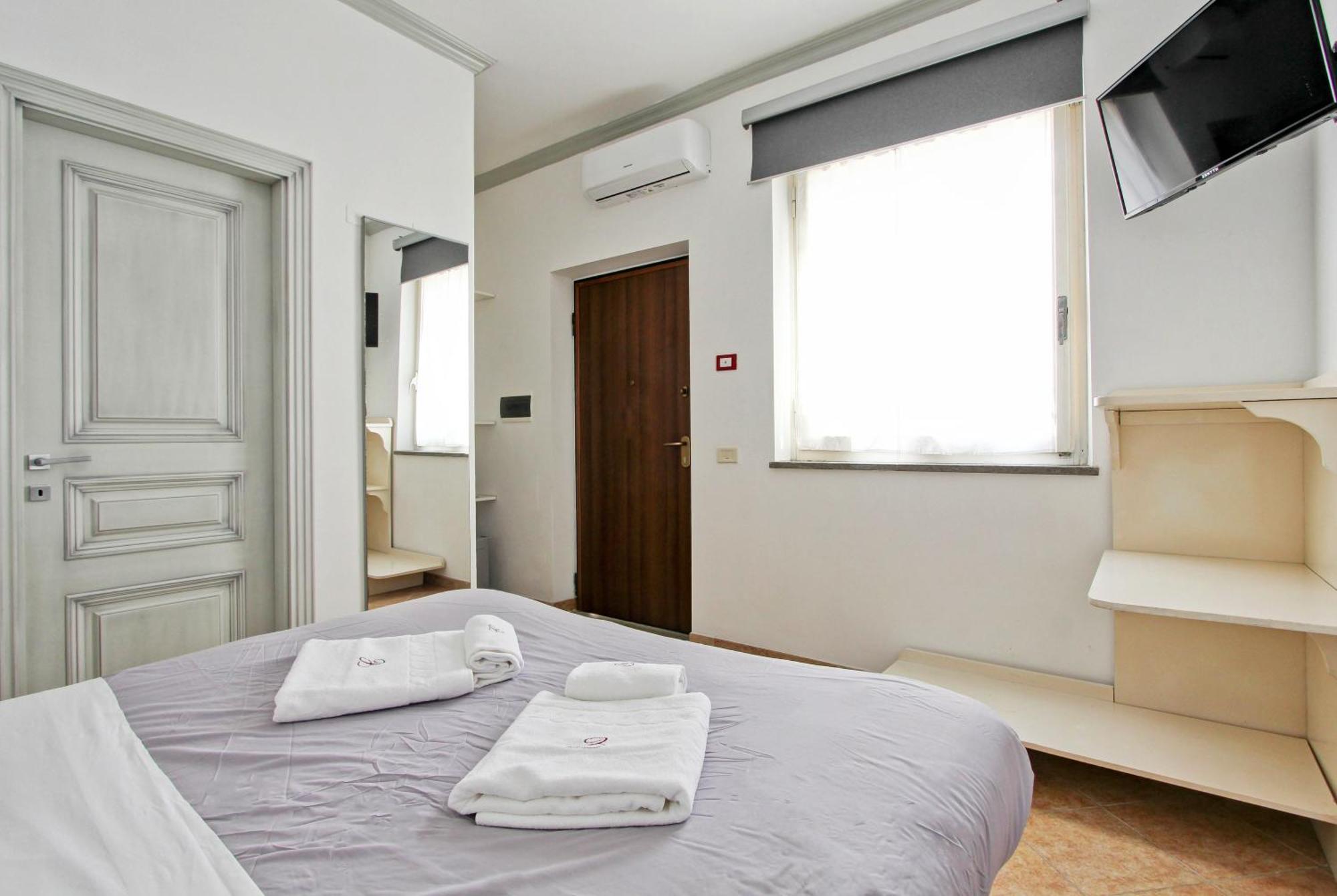 Hotel Borgo Dei Centurione Roma Esterno foto