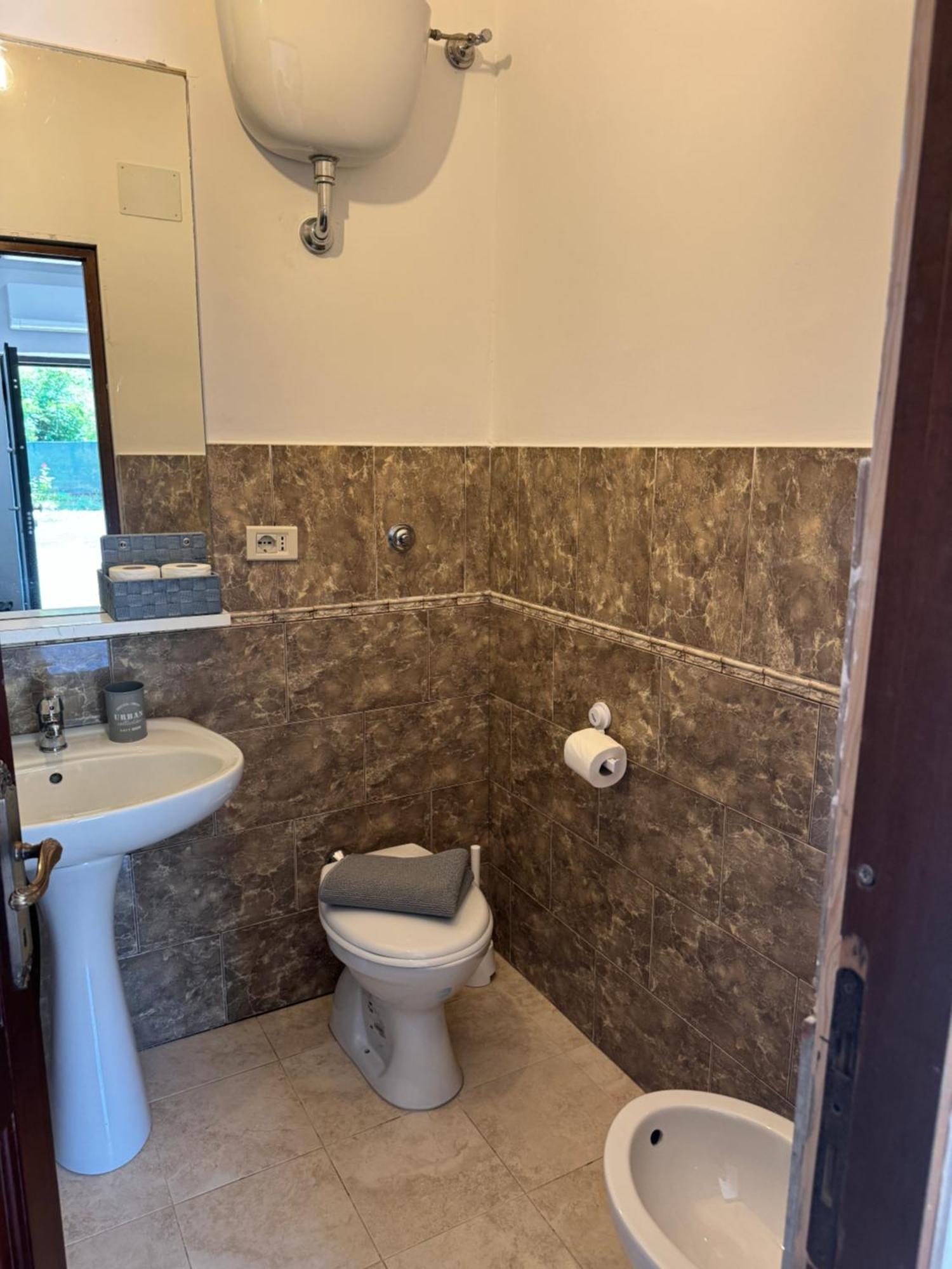 Hotel Borgo Dei Centurione Roma Esterno foto